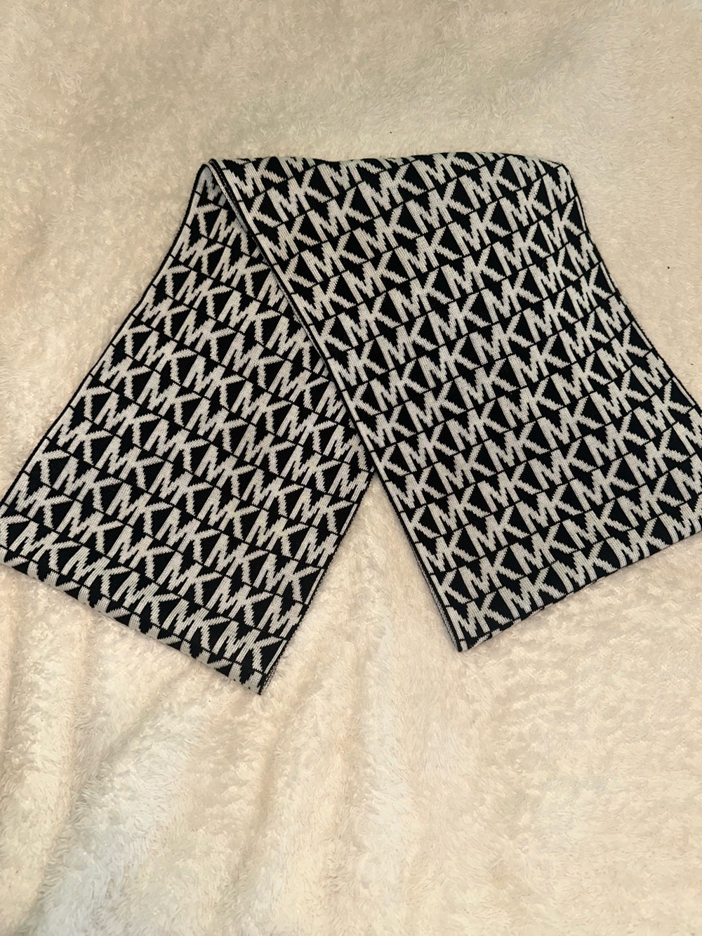 MICHAEL KORS Logo Print Knit Scarf in Black & Cream.